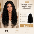 Perruque longue bouclée noire effet gaufré portée de face
